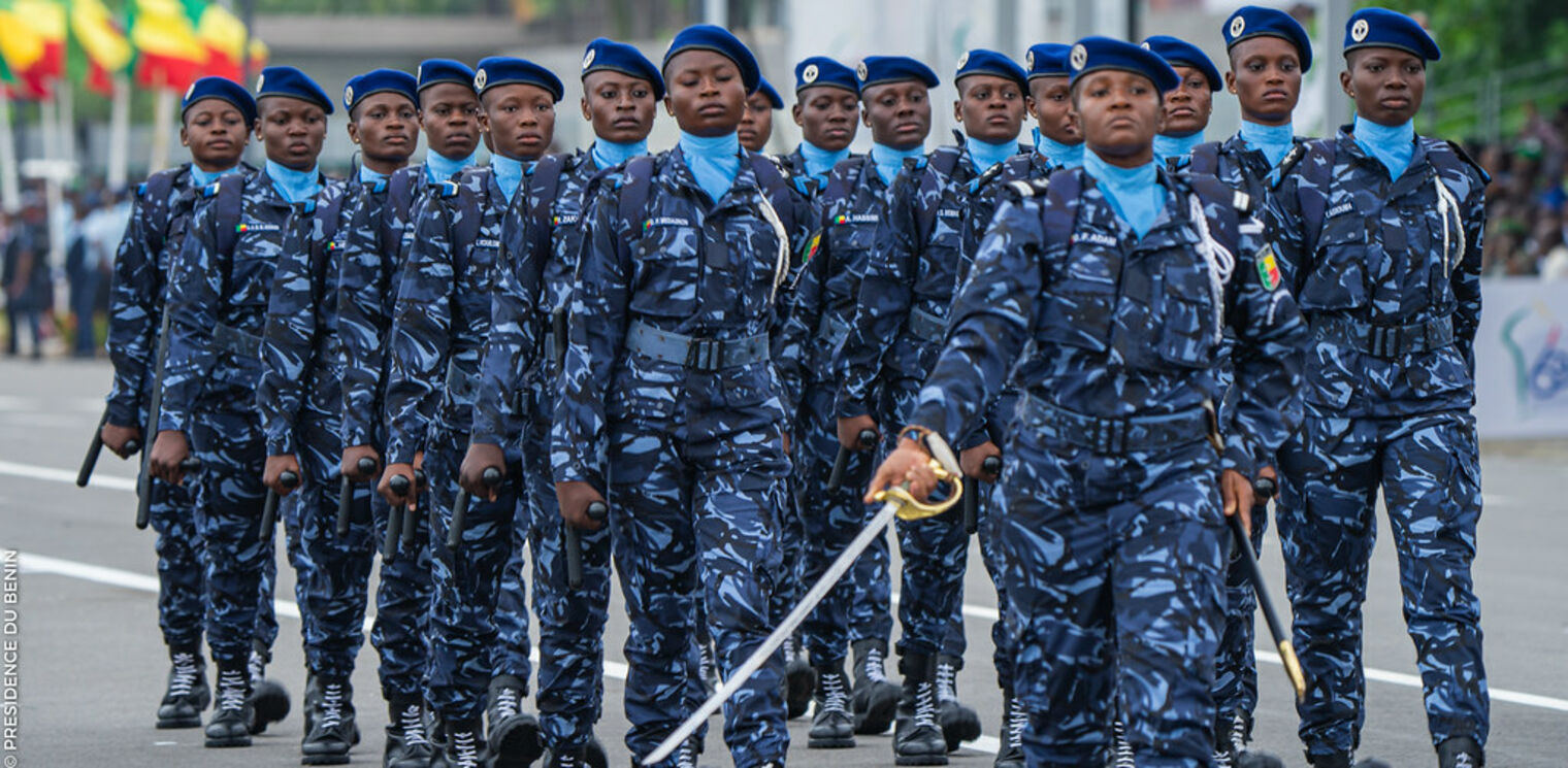 D Fil Militaire Du Er Ao T Dition Les Tenues Port Es Par Les